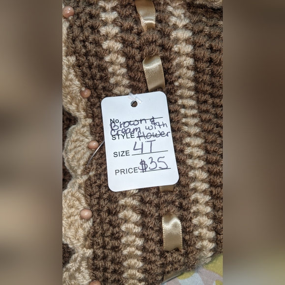 #635 NWT Handmade Kids winter hat with flower. Size: 4T - Picture 8 of 8